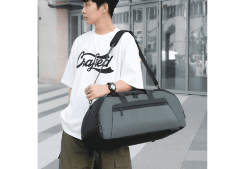 T18-Weekend-Travel-Duffle-Bag-Model-Display